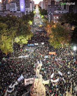 80 mil personas coparon las calles de Mar del Plata en defensa de la universidad pública
