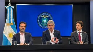 Ante el pico de morosidad, Milei y Caputo salen a dar garantías... a los bancos y Galperin