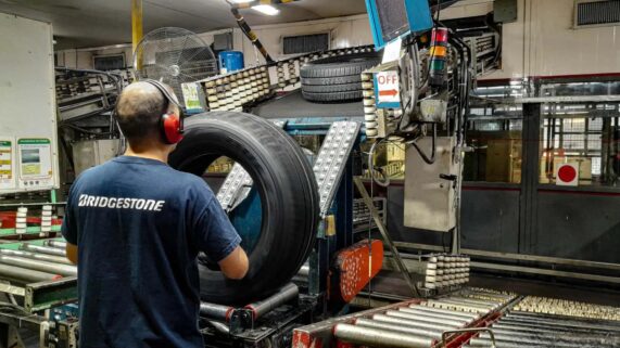 Bridgestone quiere seguir con los despidos y la ruptura del convenio