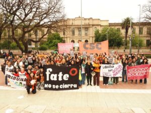 La Comisión de Mujeres del Sutna llevó la lucha de Fate al 39° Encuentro Plurinacional en Córdoba