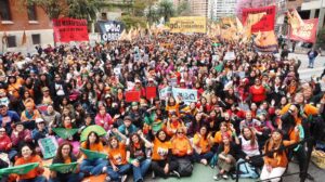 Masivo acto del Plenario de Trabajadoras en el Encuentro Plurinacional de Mujeres y Diversidades