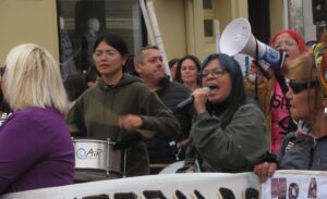Santa Cruz: no a la persecución de Adriana Mansilla