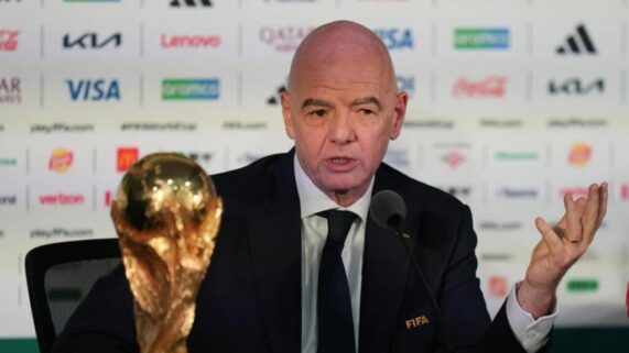 La Fifa quiere monopolizar la privatización del fútbol mundial, de la mano de Trump