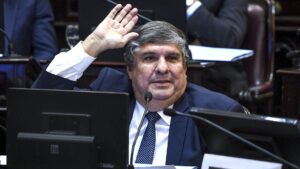 El peronismo al rescate de quienes se benefician con el DNU de Milei