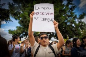 Derrotemos las maniobras y tiremos abajo el DNU 70/23 para frenar la extranjerización de tierras y el ajuste