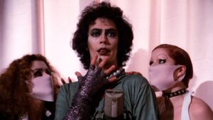 Tim Curry: icono LGBTIQ+ que enfrentó a la exclusión forzada en el cine