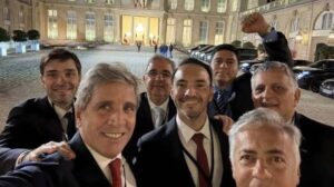 Santa Cruz: Claudio Vidal a Francia, Burkina Faso a la Argentina