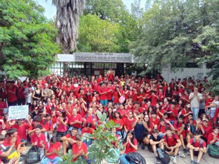 Córdoba: protesta de estudiantes, docentes y padres por el grave estado de las escuelas