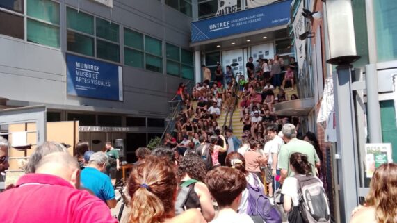 Untref: a pesar de La Cámpora, los estudiantes se organizan y pelean