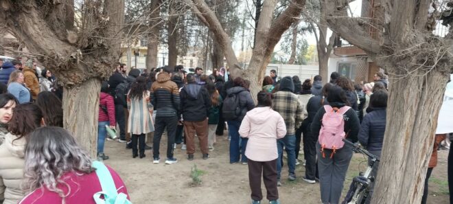 Plottier: retención de tareas y movilización contra los descuentos por luchar