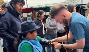 Jornada de salud en la Villa 31: estudiantes de Medicina se organizan por el derecho a la salud