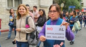 Salarios en Córdoba: Llaryora reincide en el ajuste de docentes y estatales