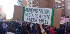 Caen el consumo en Córdoba y el poder adquisitivo de salarios, mientras crece el endeudamiento