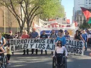 La Marcha de la Bronca en Bahía Blanca se hizo sentir