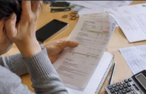 El flagelo de la deuda y la morosidad entre las mujeres jóvenes