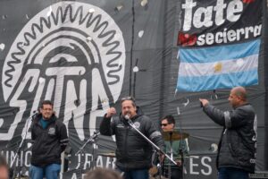 La lucha de Fate en la Plaza de Mayo