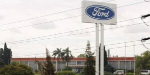 Ford: muere trabajador, presionado por la patronal para seguir produciendo
