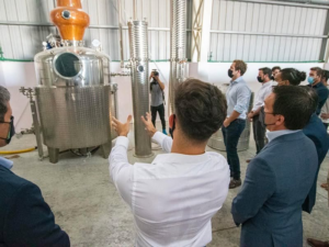 Florencio Varela: cerró la fábrica de gin Polditos