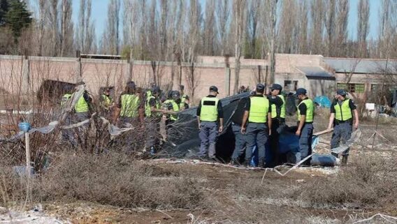 En Neuquén formulan cargos por luchar por un lote de tierra para vivir