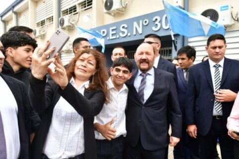 Sobre los hechos de regimentación y adoctrinamiento en las escuelas