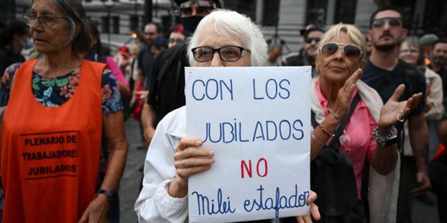 Pagan los despidos con la plata de los jubilados