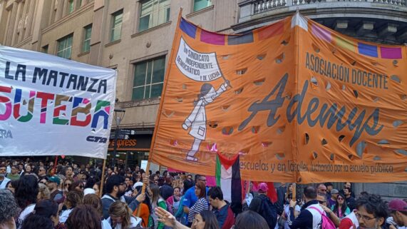 Enorme paro nacional docente exigiendo justicia por Nancy Godoy