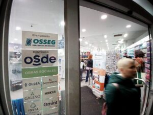 La destrucción del empleo también destruye la salud: se derrumba la cobertura de las obras sociales