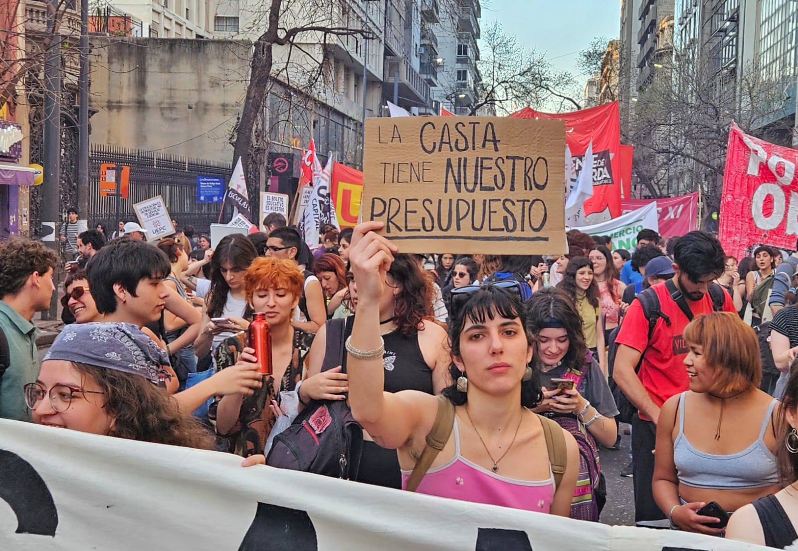 Fuegos de octubre: la universidad sale a la calle