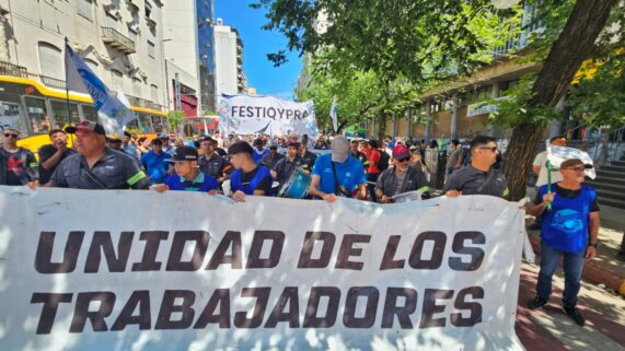 Festival en apoyo a los químicos y petroquímicos despedidos de Río Tercero