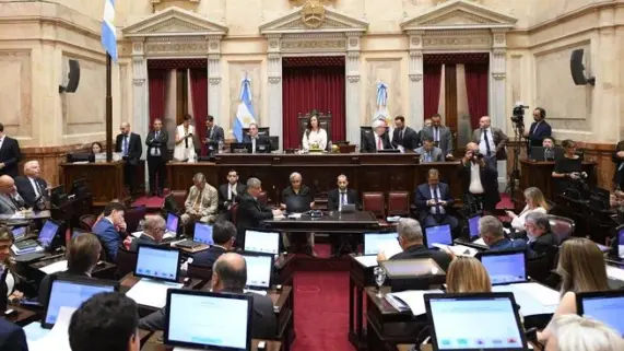 Se pospuso la sesión por la ley de propiedad privada… de usurpadores capitalistas