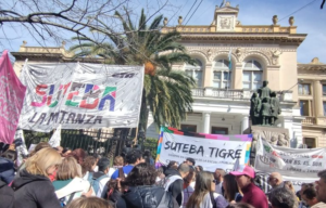 Docentes del Nivel Superior entregaron un petitorio por la derogación de la Resolución de Concursos 6179