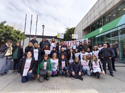 Parazo y movilización masiva de la docencia de La Matanza contra el ajuste de Kicillof