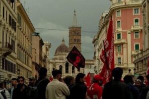 “Las protestas estudiantiles y juveniles están resurgiendo en Europa y en el mundo, nuestro objetivo es transformarlas en un movimiento internacional revolucionario”