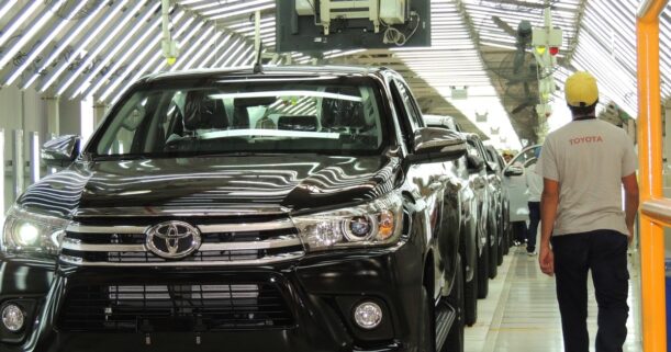 Crisis automotriz: no al plan de reducción de personal y flexibilización de Toyota… y el Smata