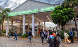 Las autoridades de UNLaM arancelan el estacionamiento mientras los salarios docentes y las becas se desploman